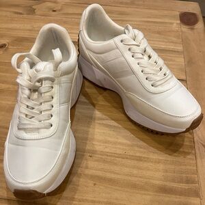 Cream tennis shoes, Dolce Vita brand in size 7.5 woman’s